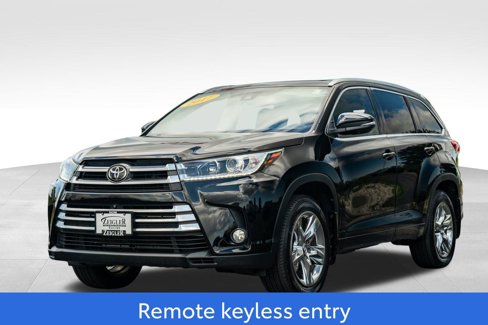 Used 2017 Toyota Highlander Limited Platinum image 3