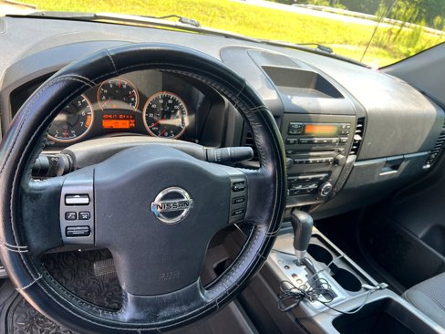 Used 2009 Nissan Titan SE w/ SE Drivers Convenience Pkg image 5