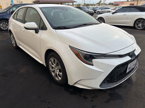 Used 2021 Toyota Corolla LE image 3