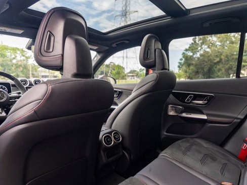 Used 2024 Mercedes-Benz GLC 43 AMG 4MATIC image 40