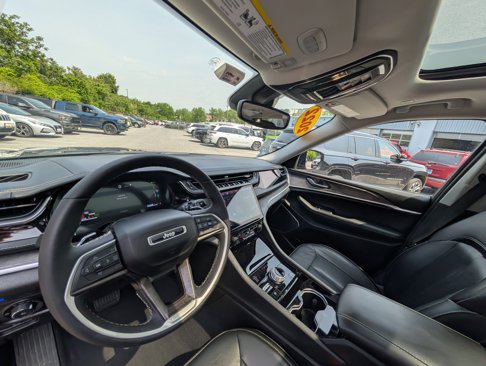 Used 2022 Jeep Grand Cherokee Limited 4xe image 10
