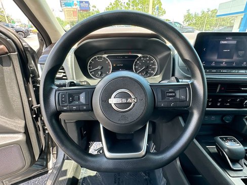 Used 2023 Nissan Rogue S image 12