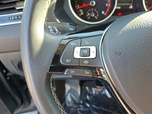 Used 2021 Volkswagen Tiguan SE image 21
