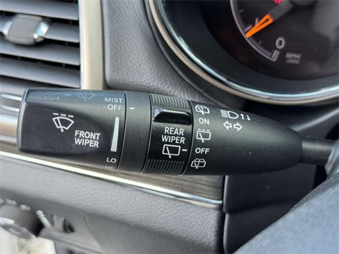 Used 2014 Jeep Grand Cherokee Overland w/ Advanced Technology Group image 11