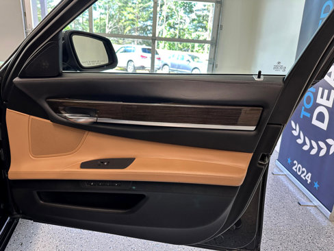 Used 2011 BMW 740Li image 19