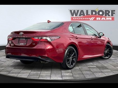 Used 2022 Toyota Camry LE w/ Carpet Mat Package (TMS) image 5