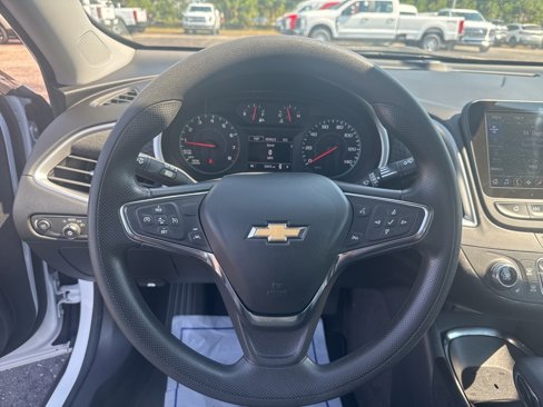 Used 2024 Chevrolet Malibu LT image 3