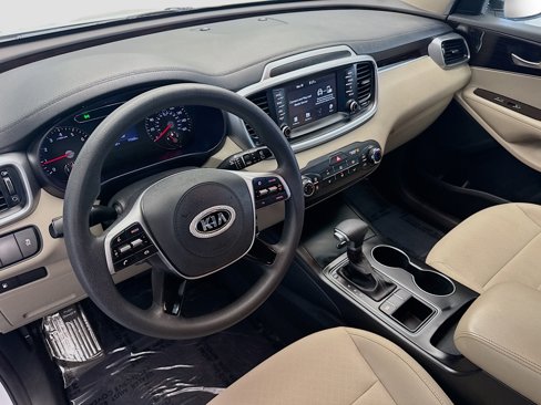 Used 2020 Kia Sorento LX image 7