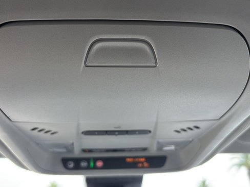 Certified 2023 GMC Terrain SLT w/ Infotainment Package II image 37