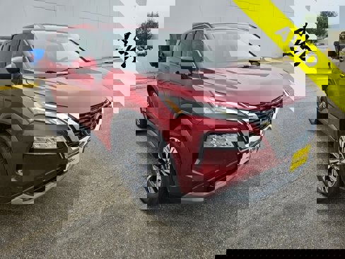 Used 2023 Nissan Rogue SV image 1