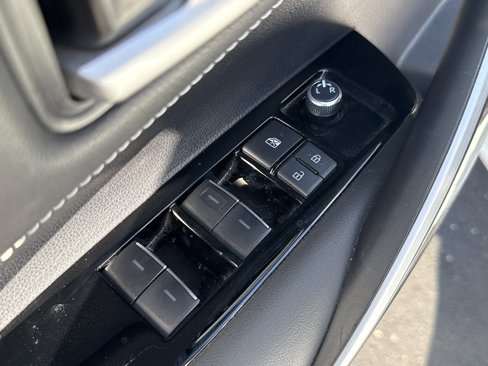 Used 2021 Toyota Corolla XSE image 15