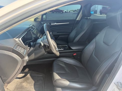 Used 2017 Ford Fusion Titanium image 11