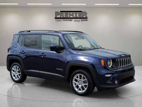 Used 2021 Jeep Renegade Latitude w/ Luxury Group I image 3