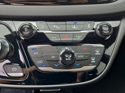 New 2026 Chrysler Voyager LX image 18