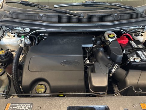 Used 2018 Ford Explorer XLT w/ Equipment Group 202A image 12