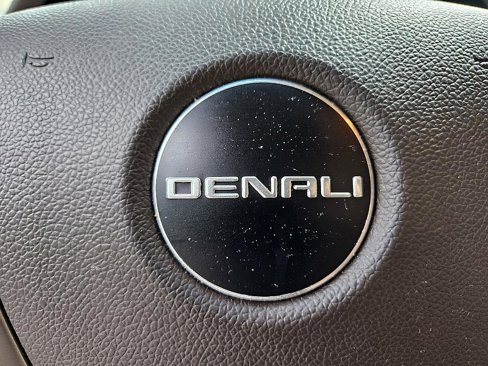 Used 2014 GMC Yukon XL Denali image 28