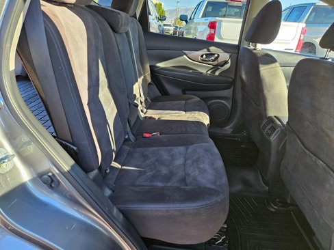 Used 2015 Nissan Rogue SV w/ SV Premium Package image 32