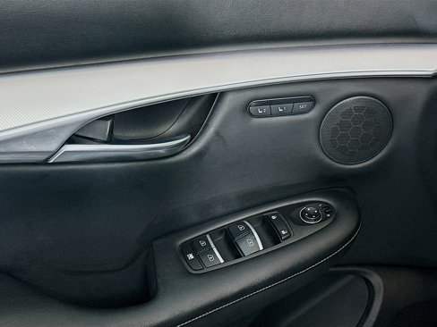 Used 2019 INFINITI QX50 Essential w/ Premium Heat Package image 15