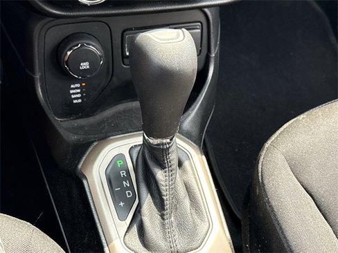 Used 2017 Jeep Renegade Sport w/ Power & Air Group image 22