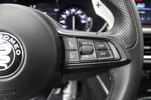 Used 2022 Alfa Romeo Stelvio Veloce image 22