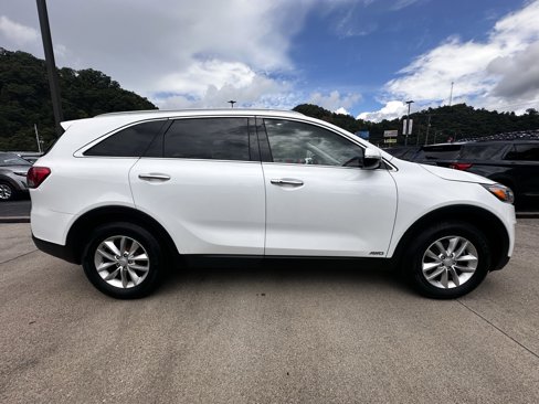 Used 2017 Kia Sorento LX w/ LX Convenience Package image 27