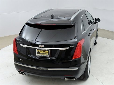 Used 2017 Cadillac XT5 Luxury w/ Driver Awareness Package image 18