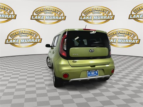 Used 2017 Kia Soul + image 2