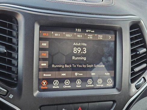 Used 2019 Jeep Cherokee Trailhawk w/ Comfort/Convenience Group image 12