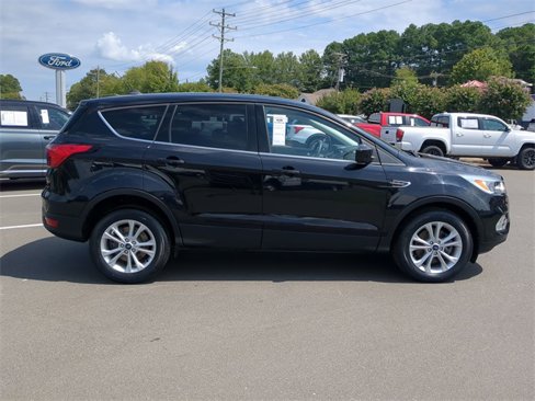 Used 2019 Ford Escape SE image 14