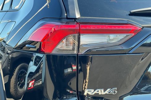 Certified 2025 Toyota RAV4 LE image 37