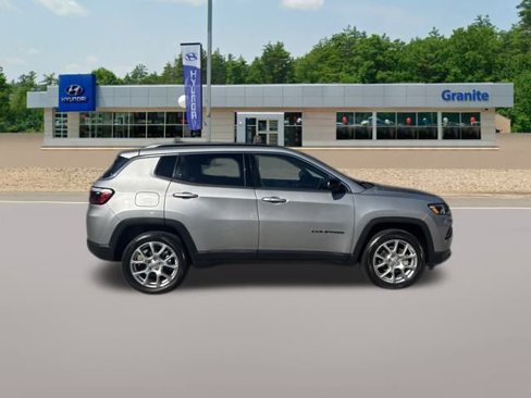Used 2022 Jeep Compass Latitude w/ Sun and Sound Group image 6