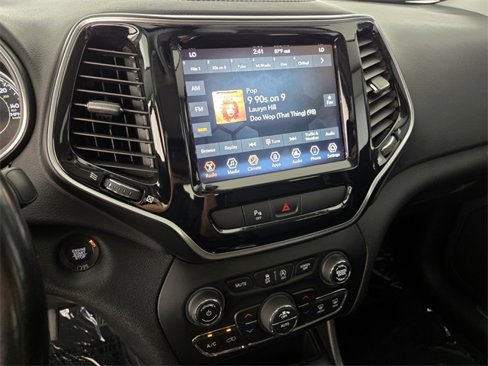 Used 2020 Jeep Cherokee Limited image 22