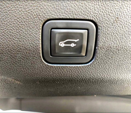 Used 2021 Chevrolet Suburban RST w/ Luxury Package image 18