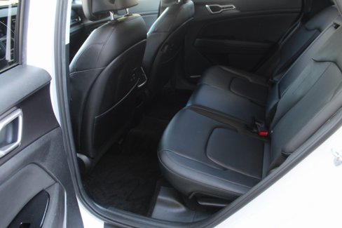 Used 2023 Kia Sportage EX image 12