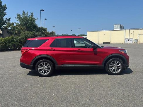 Certified 2021 Ford Explorer XLT w/ Equipment Group 202A image 4