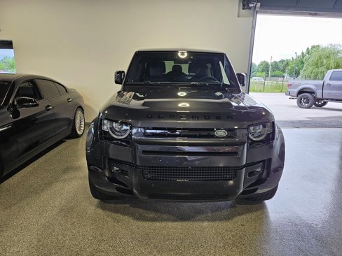 Used 2024 Land Rover Defender 90 V8 image 2