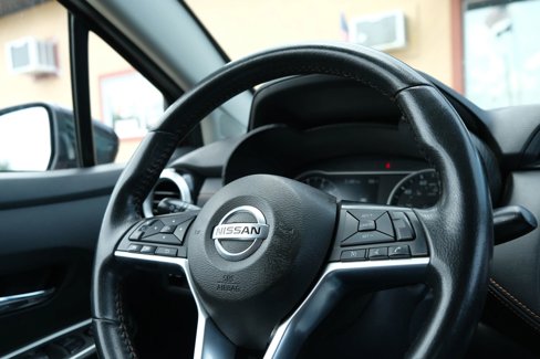 Used 2020 Nissan Versa SR image 35