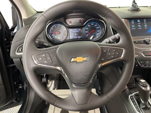 Used 2018 Chevrolet Cruze LT w/ Convenience Package image 20