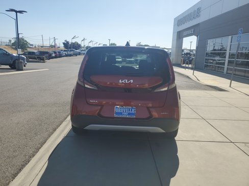 Used 2023 Kia Soul LX w/ LX Technology Package image 4