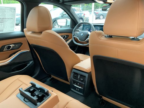 New 2025 BMW 330i Sedan w/ Premium Package image 29