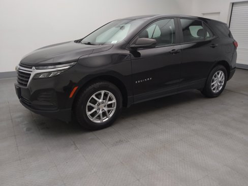 Used 2022 Chevrolet Equinox LS image 2