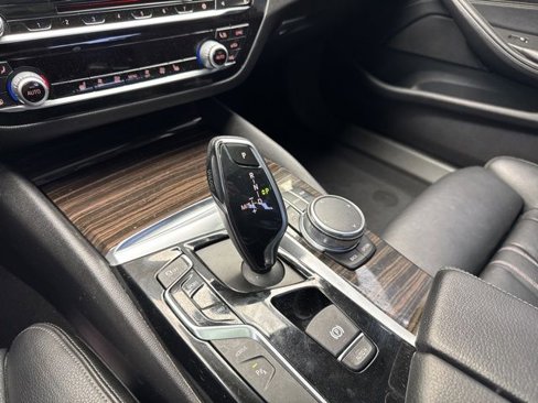 Used 2018 BMW 530e image 24