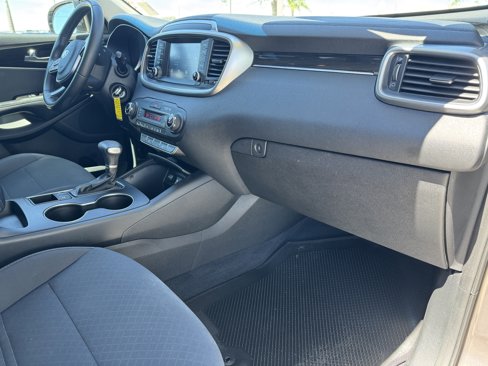 Certified 2019 Kia Sorento S image 13