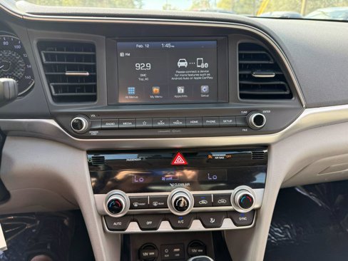 Used 2020 Hyundai Elantra SEL image 21