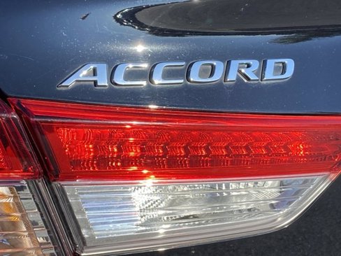Used 2018 Honda Accord LX image 29