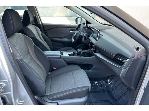 Used 2022 Nissan Rogue SV image 19