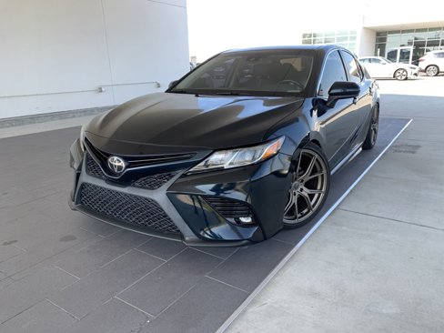 Used 2019 Toyota Camry L image 1