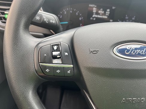 Used 2020 Ford Escape SE image 25