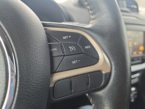 Used 2017 Jeep Renegade Limited image 24