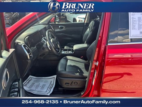 Used 2022 Kia Sorento SX w/ Panoramic Sunroof Package image 12